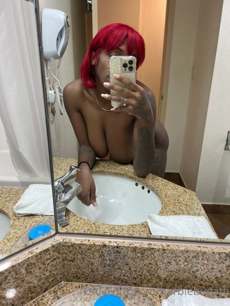 naked yoga onlyfans naked photos