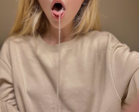 Gymbunbun erotic model image