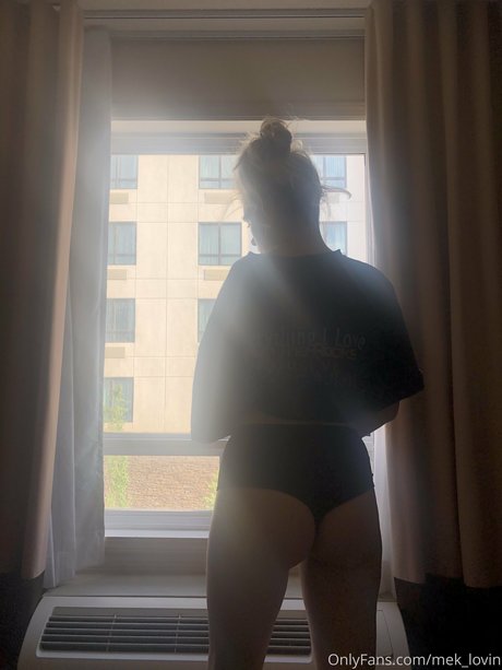 Mekkk model perfect image