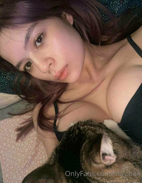 May Bee pretty actress photos