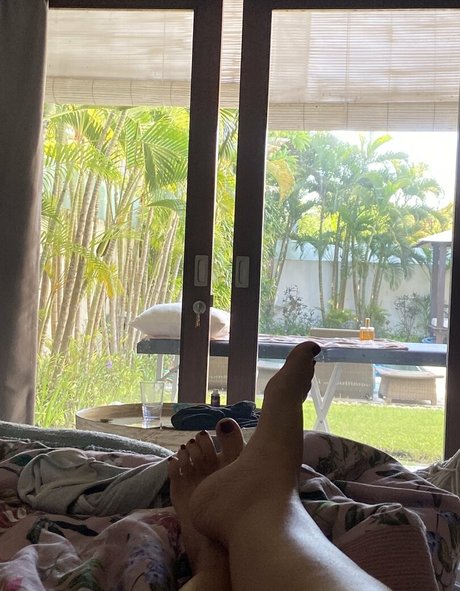 Nikky French exclusive model pic