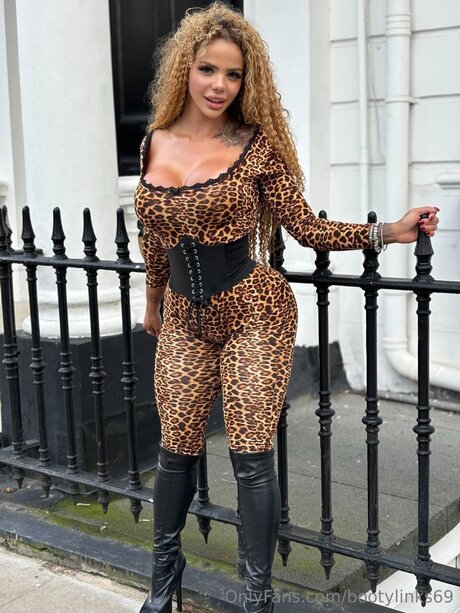 Bootylinks69 hot pornstar gallery