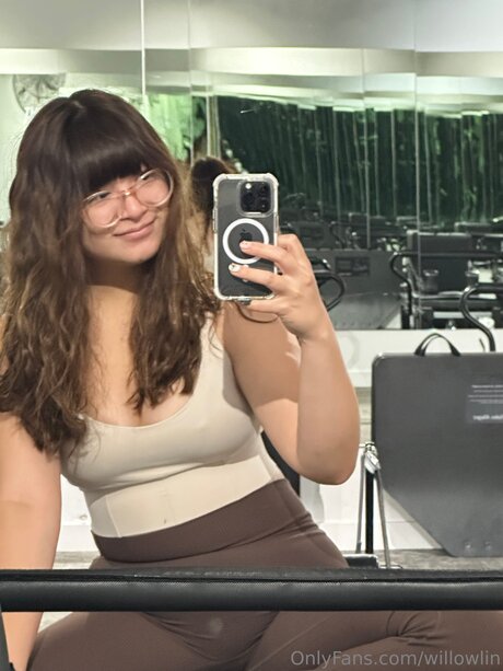 Willowlin nude model pictures