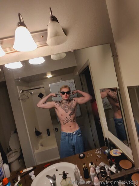 Icy Mikey888 free pornstar gallery