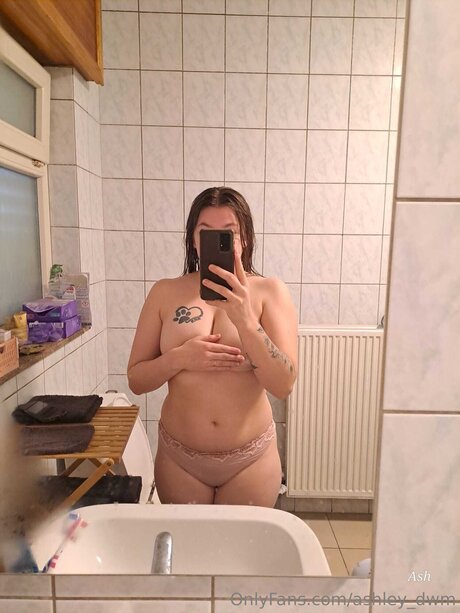 Ashley Dwm erotic model pictures