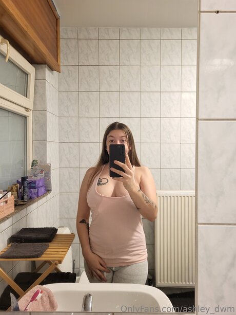 Ashley Dwm star art photos