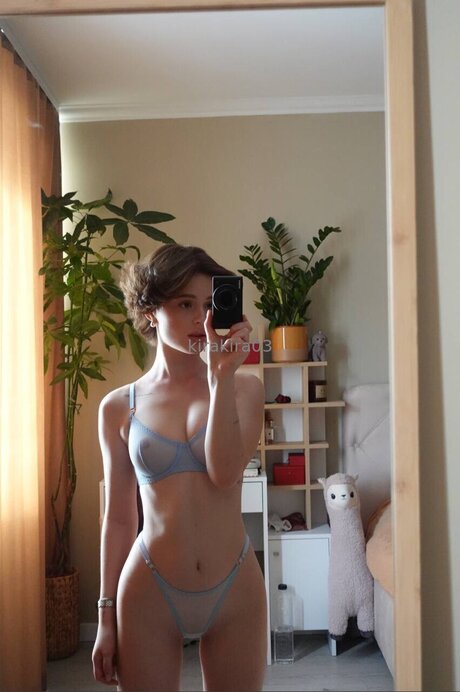 Tiny4 Kira1 star erotic pics