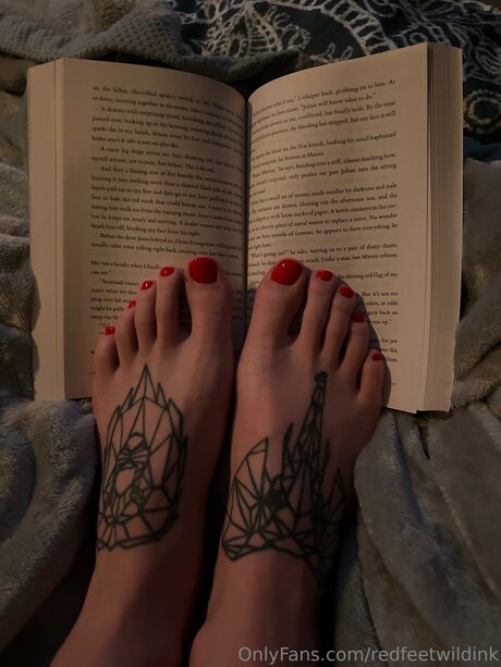 Redfeetwildink pretty actress pics