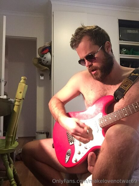 Makelovenotwar69 nudes star archive