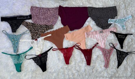 Kittenthenerd star porn image