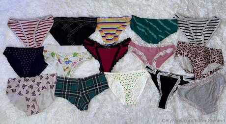 Kittenthenerd star erotic pic