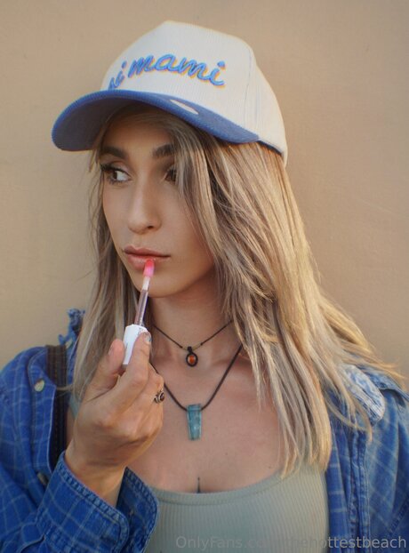 Thehottestbeach nice model image