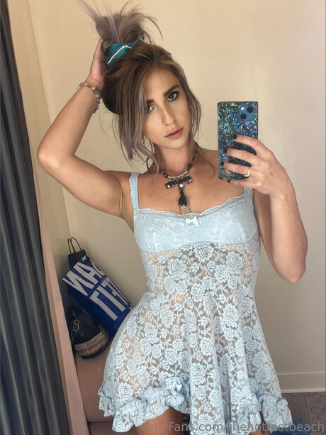 Thehottestbeach model high quality images