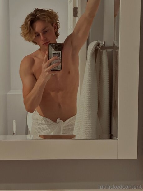 Imadrienagreste nude actress photo