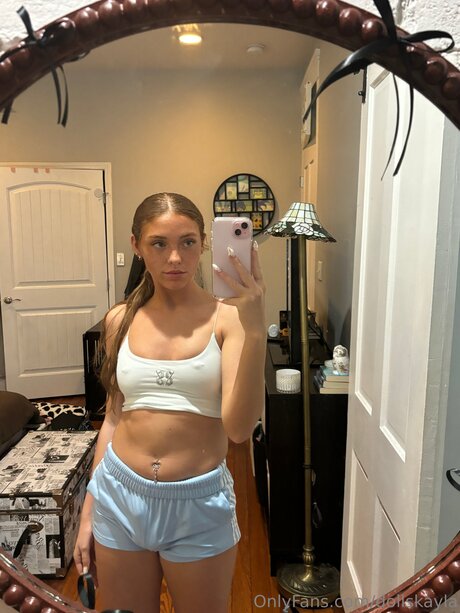 Dollskayla star exclusive photo