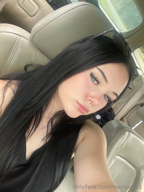 Miamoonx1 pornographic actress photos