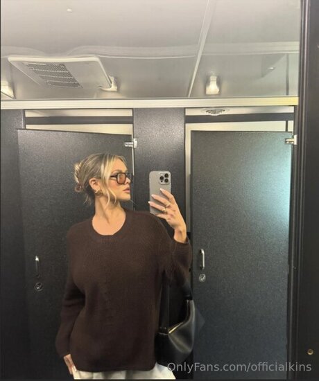 Officialkins sex pornstar gallery