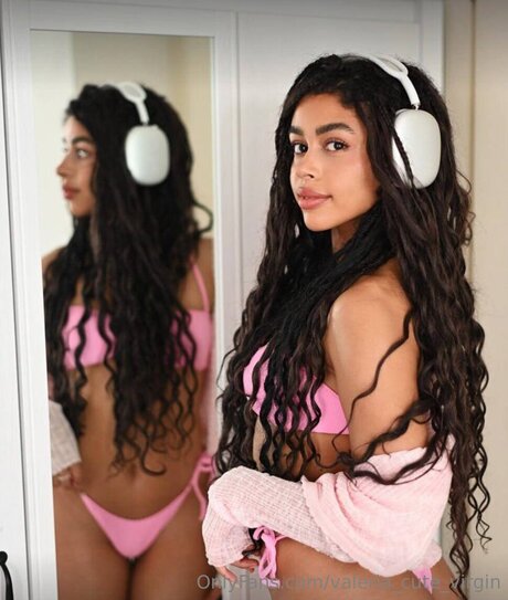 Valeria Cute Virgin high quality star pics