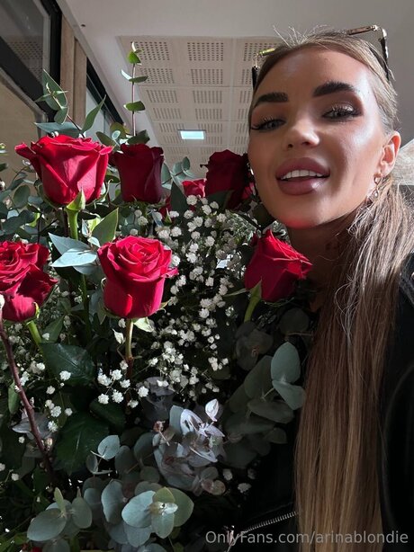 Arinablondie model nice image