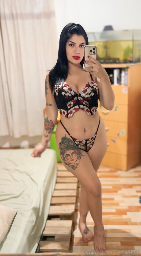 Skyhott art model galleries