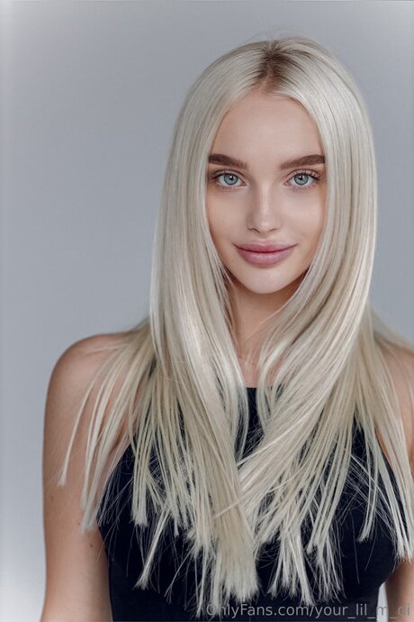 Yourfavbarbie Di model nude gallery