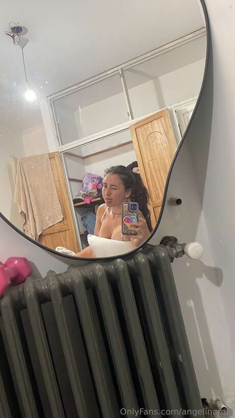 Angelinaroig nudes actress picture