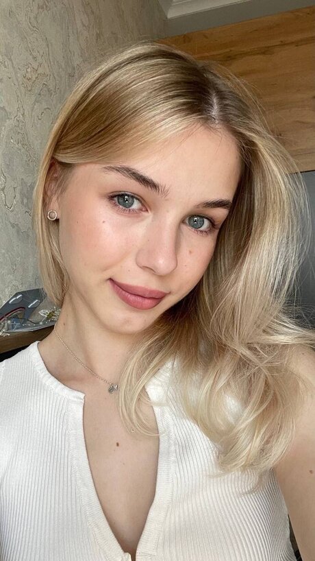 U472461121 sex actress pics