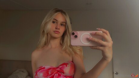 Briella May star free img