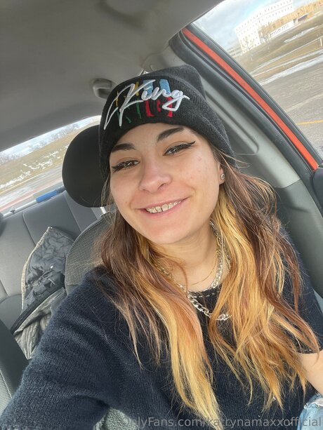 Katrynamaxxofficial star sex pics