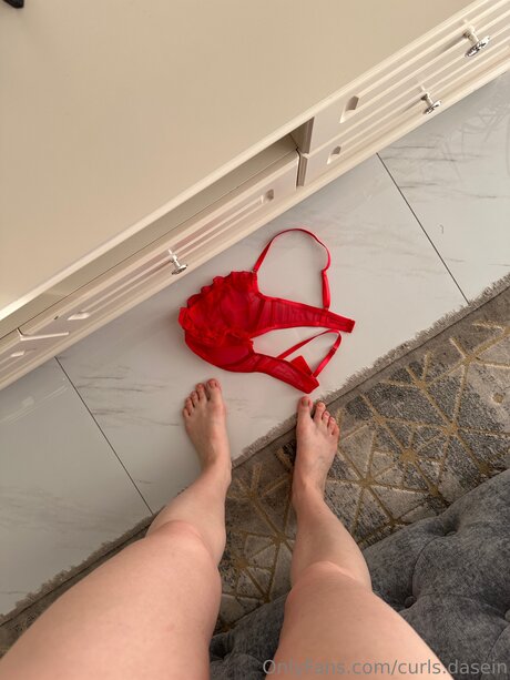 Curls Dasein high quality star photos