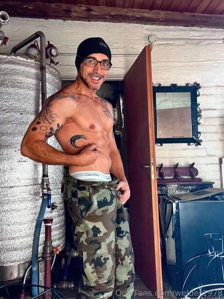 Welder1978 nude actress pics