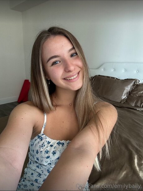 Emilybaily star nudes picture