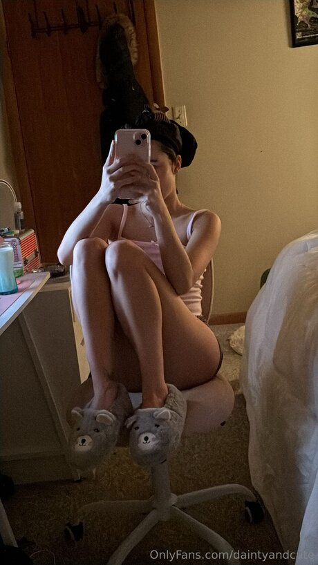 Daintyandcute hot actress photos