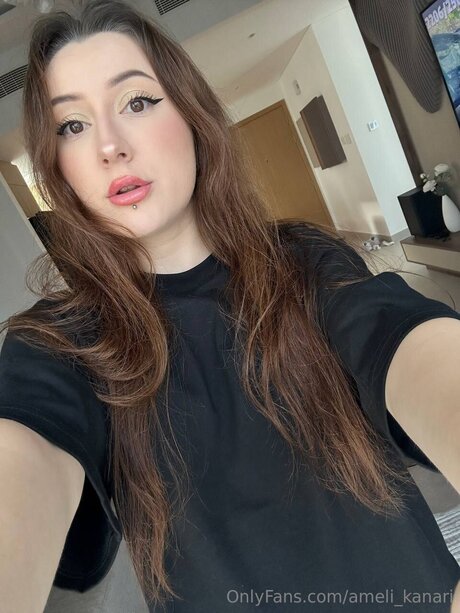 Ameli Kanari star art gallery