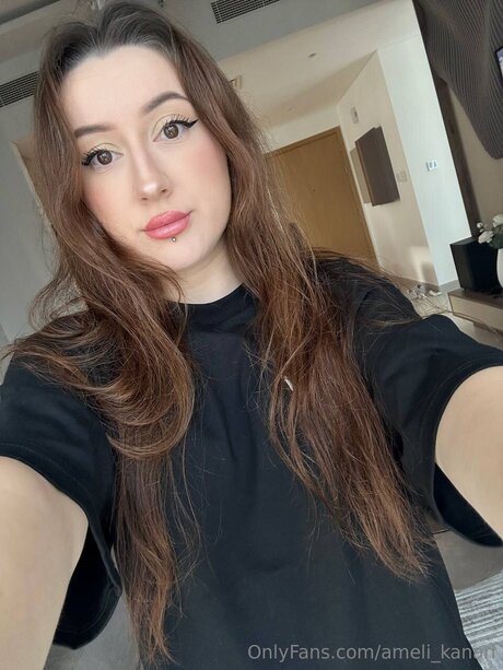 Ameli Kanari perfect pornstar photo