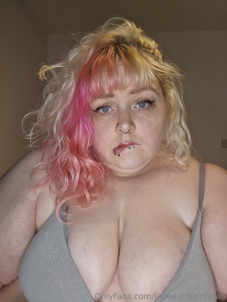 Jadeeatsrainbows nude actress image