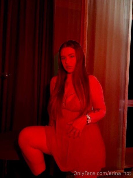 Arina Hot nudes actress photo