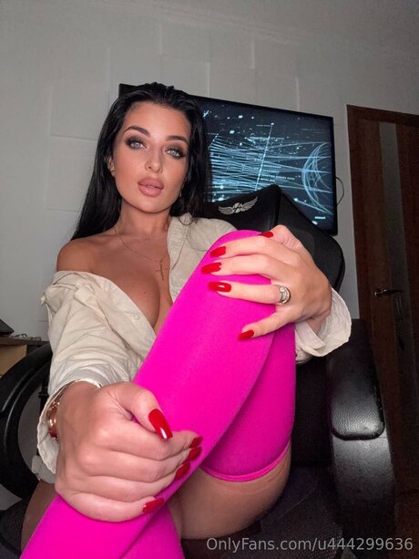 U444299636 star naked pic