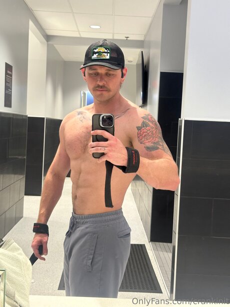 Crankinit porn model photos