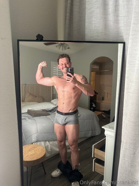 Crankinit pornstar nude archive