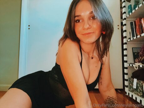 Leylaingallz hd actress pics