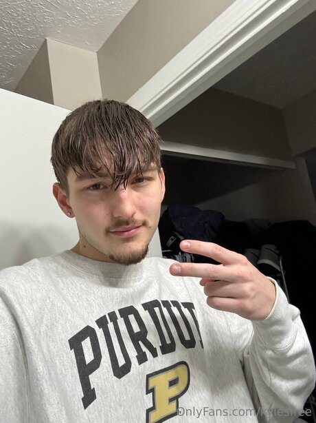 Kylesfree model hd photo