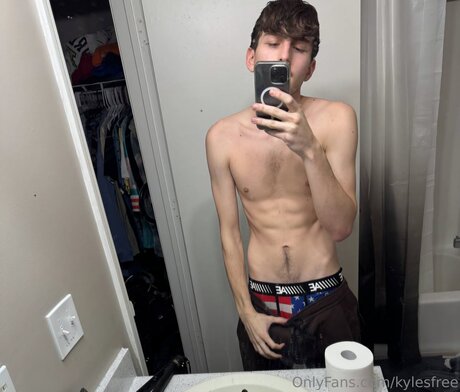 Kylesfree star pics