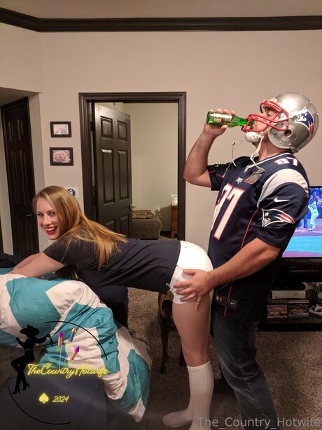 The Country Hotwife model exclusive galleries