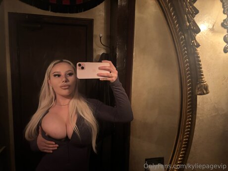 Kyliepagevip model adult pics