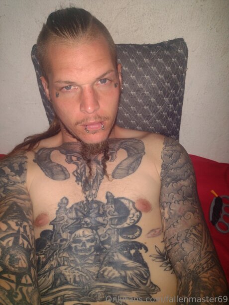 Fallenmaster69 top star picture