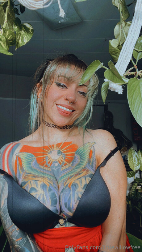 Littlewillowfree pornstar erotic picture