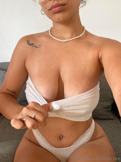 Lili Brn sexy actress pics