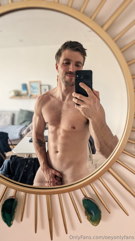 Oeyonlyfans nudes model photo