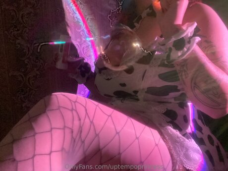 Uptempoprincess naked pornstar photo